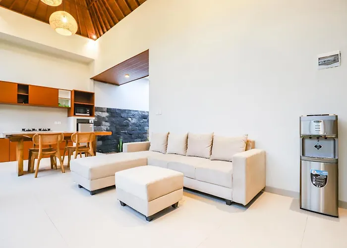 Villa Dua Art 2: Creative Space Near Titibatu Club