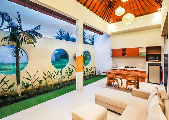 Villa Dua Art 2: Creative Space Near Titibatu Club *